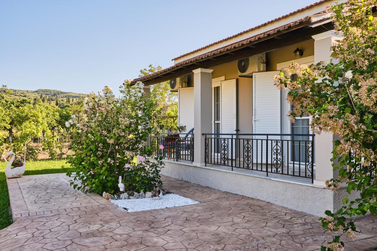 Villa Doreta Roda  Luaran gambar